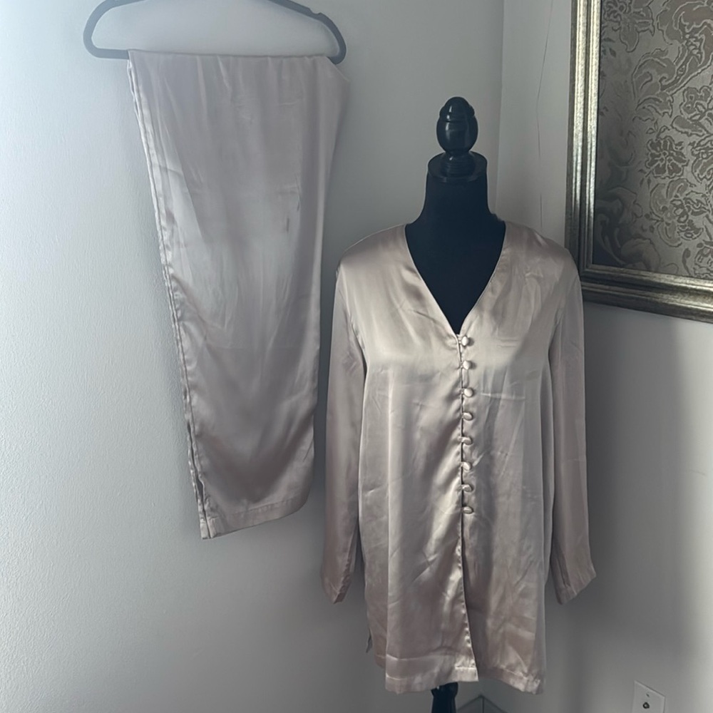 Jaclyn Smiths champagne two piece satin vintage pajama set Sz Large